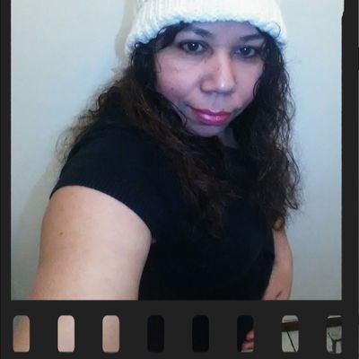 ElizabethMenj12's profile picture. Hola