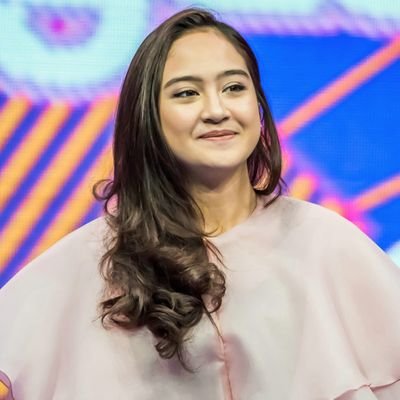 ❤.Kita akan jaga nama baik salshabilla adriani's family❤yourselft agar bisa be yourselft.☺