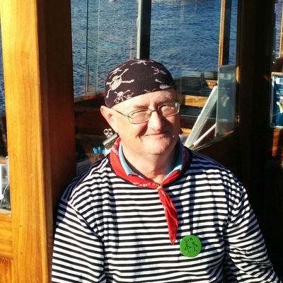 Used to work for Opera North in Leeds. Still sings a bit when the voice doesn't curdle... Part-time Native Guide, drives tourist boats (often while singing...)š¼