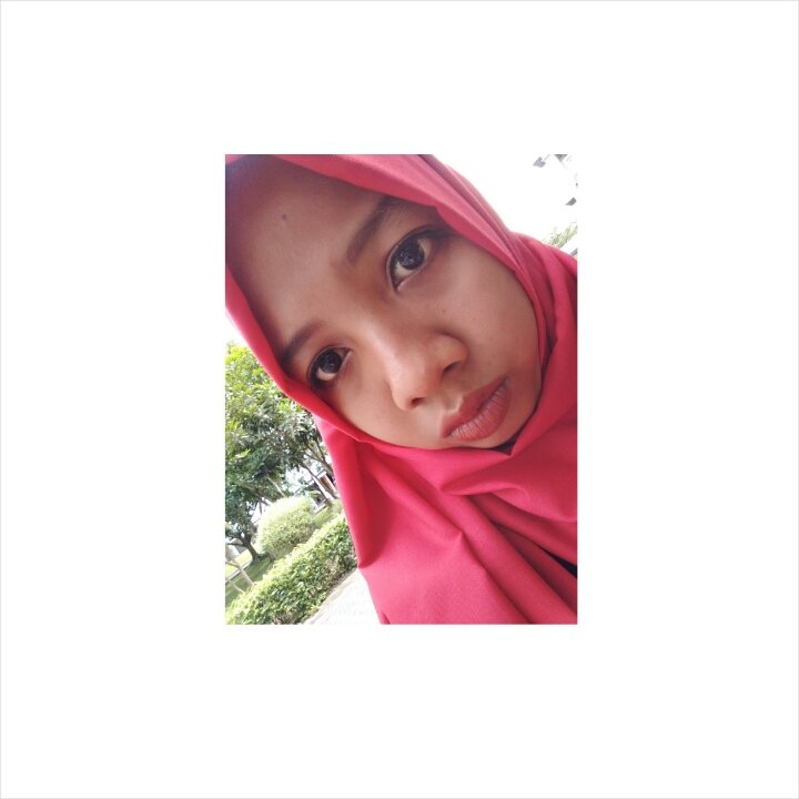 ines_rahmadanti's profile picture. menganggumimu dari jauh 😉