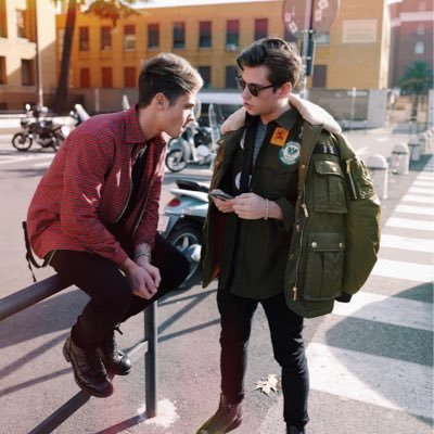 Scrivici nei dm le tue confessioni riguardo al fandom o su Benjamin e Federico, il tutto rimane in anonimo.