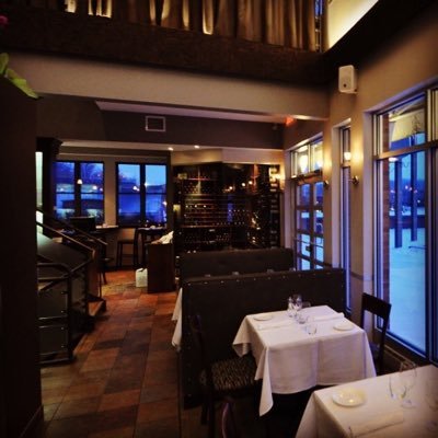 LeBouchonResto's profile picture. Vous organisez une réception, un cocktail, un repas-conférence? Appelez-nous. Nous serons heureux de vous aider à réaliser votre événement!