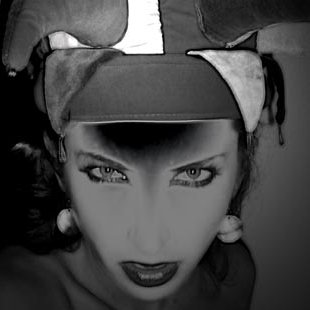 Lubjna's profile picture. Persuadée qu'être c aussi vivre et pas seulement vivre à rêver, mais vivre à lettrer, o sort je m'abandonne en toute liberté de lettrer les rêves de mon être.