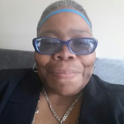 VEE343's profile picture. 