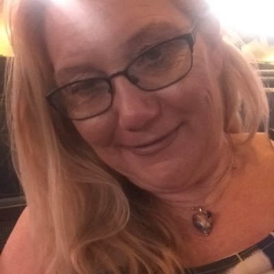 pastpresenfutur's profile picture. I'm my own boss! Fabulous family and am married to my soulmate.