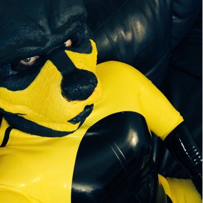 Leather/rubber fisting Daddy-dog. Massive hole. Massive dick. Always looking for boys and pups to work on. #BLM #BLUF 577