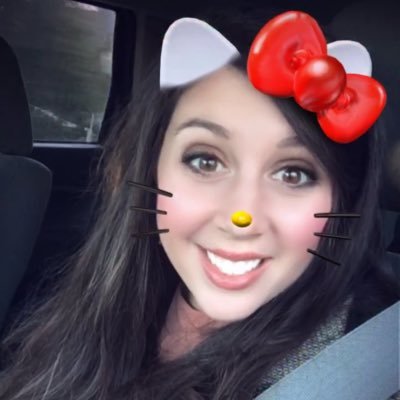 oliviaduvall's profile picture. 