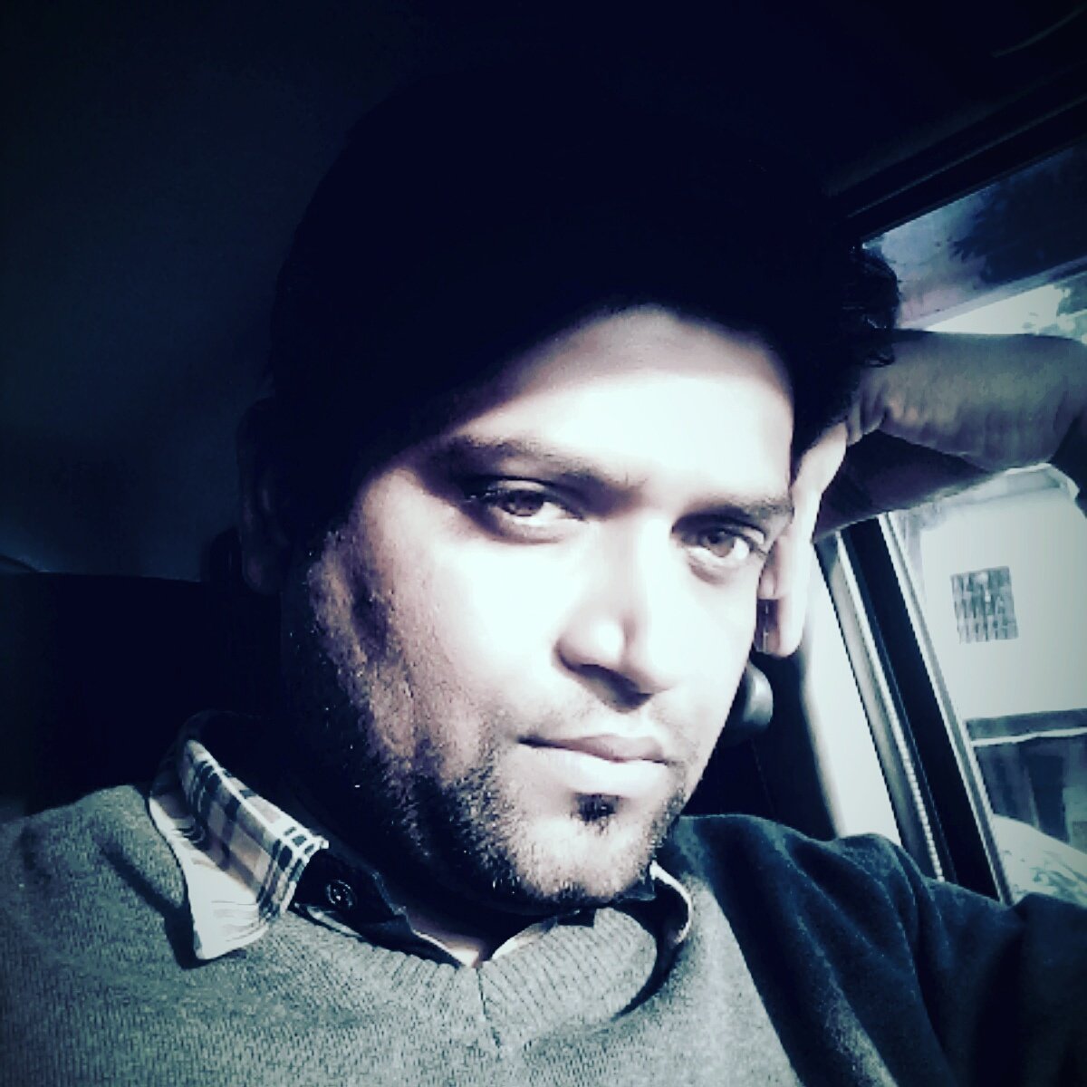 Shailen48431919's profile picture. Stock mkt lover, deeply silly, fiercely optimistic music lover , cricket player ... views r prsnl retweets# endorsements