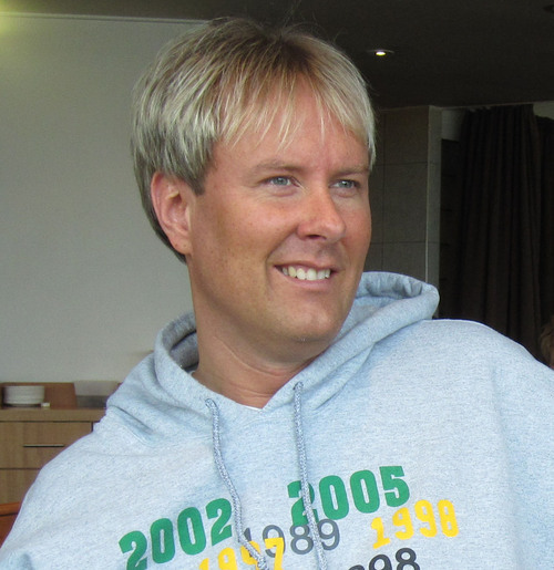 77Matrix's profile picture. 46 år - Interesser: Fodbold, musik, Stand-up, fest og farver.