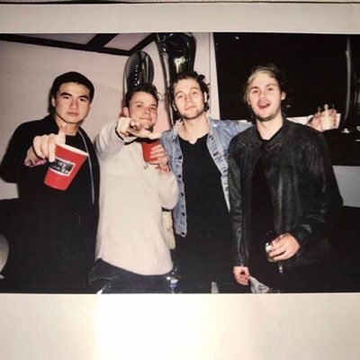 ★@calum5sos is my husband★ ❤︎5SOS, All Time Low, Miley, Disney channel stars, VS angels especially Taylor Hill ❤︎SLFL in Nagoya 参戦済み!!ソスファムさん絡もー♥︎