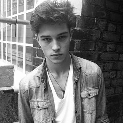 samrpg_'s profile picture. the bar is where I go