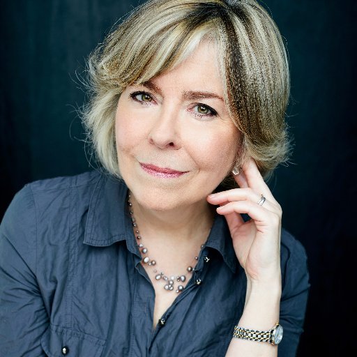 Scénariste et écrivaine. Présidente de l'#UNEQ. Screenwriter & novelist. Autrice de #Fanette.