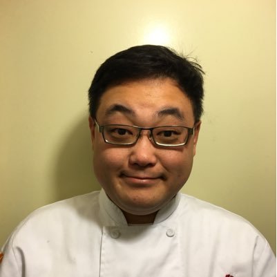 I am 🇰🇷🇺🇸 My jobs are👨🍳👨🏻💼Some of hobbies are 🎱🎧🎮🎬🔪My favorite foods are 🍣🍜🍝🍳🍕🌮🍔🍤🍪🍨🍏🥐🍵☕️🍶