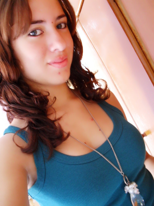 OIEE!!Prazer..Quer me conhecer??É só me seguir ^^...obrigada..bjoss