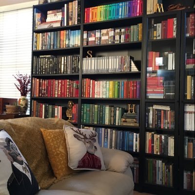 bookshelfhappy's profile picture. Coffee, books and music.