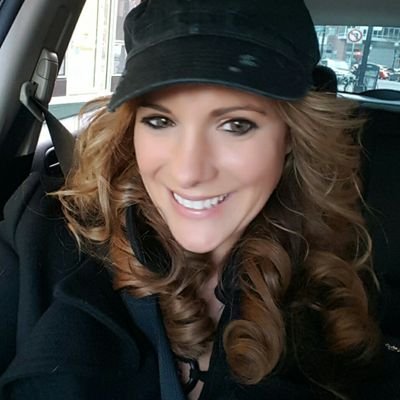 LaurenGitlitz's profile picture. A little crazy mixed with lots of fun, throw in a big heart and thats me! Animals, nature,food, good wine. New England roots but San Diego branches