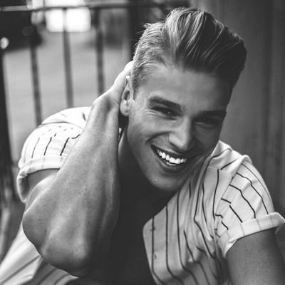 »𝟙𝟟« Prefecto ✦𝔖𝔩𝑦𝔱𝔥𝔢𝔯𝔦𝔫✦ •Toujours Pur• Lycos
Lα fσтσgяαfία, мί νιɗα. ●Hιנσ ɗє Ƈσявαη ƳαxƖєу● †Pure-blood†