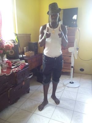 omarmclaghlin92's profile picture. 