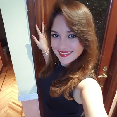 Amante del baile y de la buena comida y en busca de la felicidad ;)