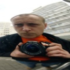 pozdromek's profile picture. Kolażysta i komik-wojażer. Na bekstejdżu. Absolwent UAM, IBL PAN i Szkoły Psychoterapii Gestalt. Dawniej ZPR, RMF, Radio Zet