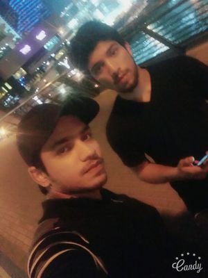 Zeeeshan13's profile picture. King of dubai