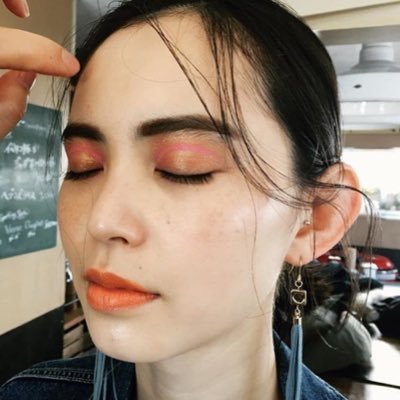 0812Poolside's profile picture. その人の人生が、不定形の可能性のかたまりから、    ある形をなしていく過程での最もクリティカルな時期