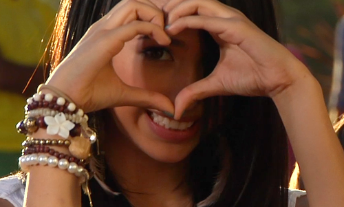 @JASMINEVILLEGAS ON 18 APRIL RT MY TWITTER MESSAGE LOVE HER !
@JASMINEVILLEGAS follow me on 17 April 2010 - love you so much and thank you = * !
