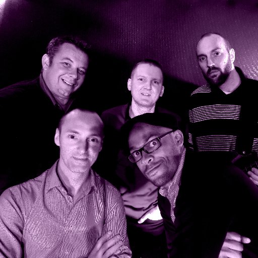 Du rap vitaminé propulsé par un groupe de musiciens.
https://t.co/MOSnUc7UdL