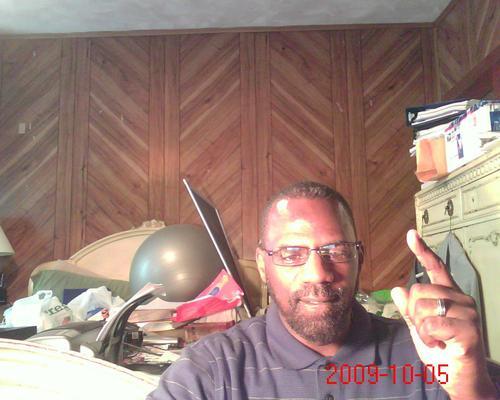 shuja718's profile picture. Originally from B-More and now residing in Philly. So I'm about the business of serving the Creator and humanity. Peace and blessings to all!