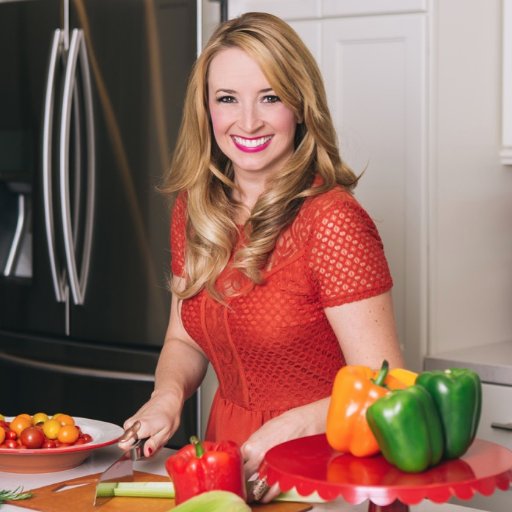 Food blogger, cooking up quick & easy recipes with fresh ingredients! Host of 