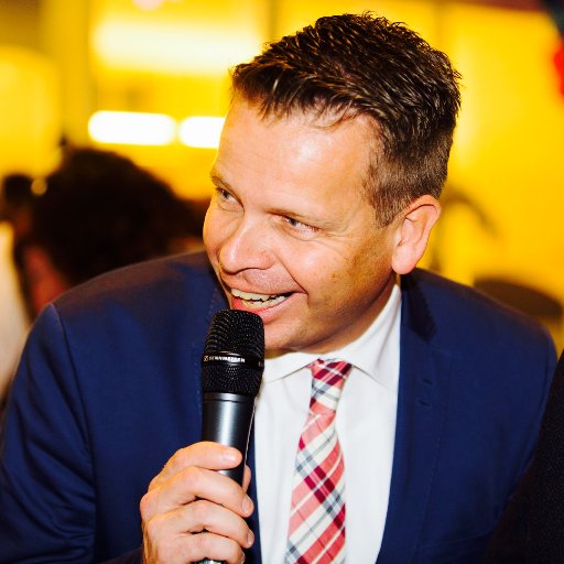 Trotse vader van Wessel & Cas, Manager, Coach, Presentator, Dagvoorzitter, WOS TV, DJ & Fan van Sterrenteams Lyra A2 & C4, https://t.co/xutqw9b9u4