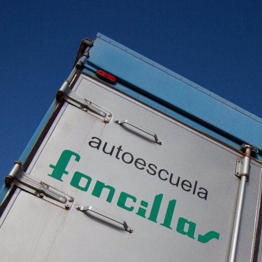 Más de 60 años formando conductores en Pamplona.
El principal objetivo de Autoescuela Foncillas es que aprendas a conducir bien.