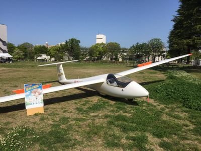 大阪公立大学航空部の新歓アカウントです！！ 空を飛んでみたい人、どんな部活か気になる人、大歓迎です！！ 新入生はもちろん、2回生以上の方々もお待ちしております！！ 普段の活動は@omuaviationclub にて公開中です！体験搭乗の申込みはDMやメール(mozu447@gmail.com)、インスタでお願いします。