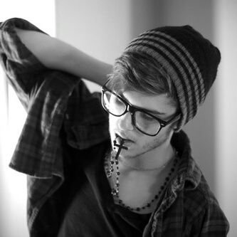 Jherf_Jr's profile picture. Se você gosta de YouTube siga!😉