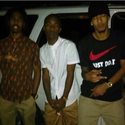 l_ar_ry's profile picture. Music Hip-Hop/Rap R&B/Soul Entertainment Gaming 
Father of two.. 
Beat maker in the making
Goal:to become a legacy
retweet my music if you like.. 
 FEEDback