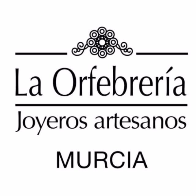 Nos dedicamos al diseño y a la elaboración artesanal de joyería.
#joyerosartesanos #jewelrymakers