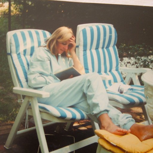 YvonneYkoster34's profile picture. Gewerkt  Consumentenbond, Nationale Raad voor de Volksgezondh Redactrice medisch maandblad. Stichting Oplichting slachtoffers. Advocaten bureau.Gepensioneerd.