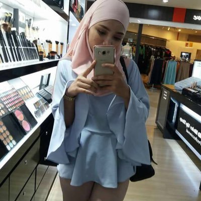 Sweet 21'🍭| Malacca city 🏢| In relationship 💑| IG:lyzaa96 📷|