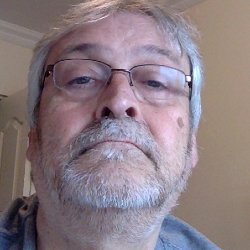 addisonm's profile picture. Traducteur passionné de musique, de lecture et des arts.