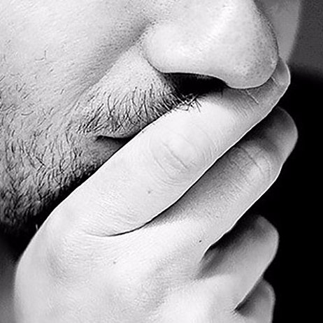Etude et analyse d'opinions à partir des conversations en ligne. Société fondée par @cginisty