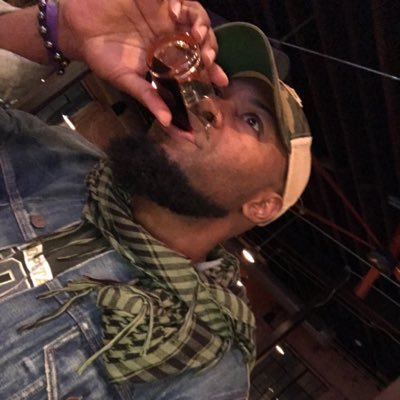 iBleedBlue1914's profile picture. Somewhere posted at a NASDAQ terminal tryna get that forever 💰 #Team1914 #DeuceClub #TeamLakersSince1997