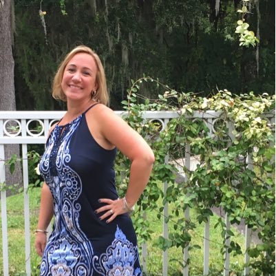 mother of 4•Graduate Student at Touro College•perusing a Masters in Education•passionate about students and finding exciting ways to help them learn