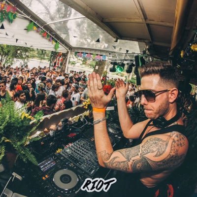 Artist, Record Label Owner and DJ. One half of UK techno duo @spektrelive. See also @respektrecordings. Music is my religion. 'Where words fail, music speaks'