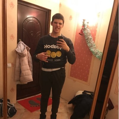 подписывайся на канал (Жизнь Пиздюка) все только начинается😏😕