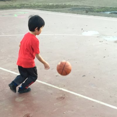 息子とバスケに夢中。素人だけど、やるのも観るのも好き。アルバルク東京を応援🏀息子の憧れは田中大貴選手⭐️でも、Bリーグをきっかけにバスケ全体が盛り上がるといいなと思っている。インスタを中心に観戦記録など。