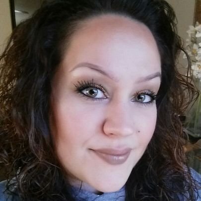 Younique independent presenter. I also LOVE LOVE makeup and i am passionate about staying home with my kids. I have the best of both worlds thanks to YOUNIQUE!
