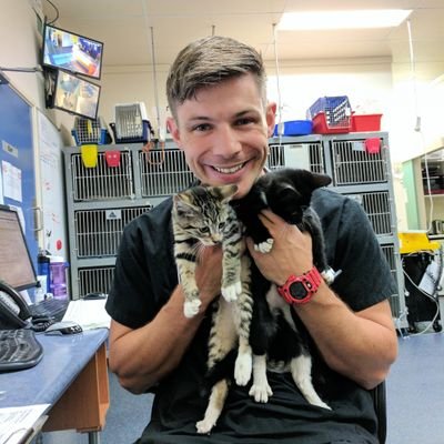 Emergency Veterinarian, Irish made, living in Perth, Australia. Enjoying surf, sun and beaches by day and looking after puppies and kittens by night!