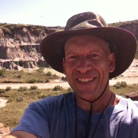 Geologist at large. Sedimentologist who loves fieldwork. Wildlife photographer and hiker. Keen runner.