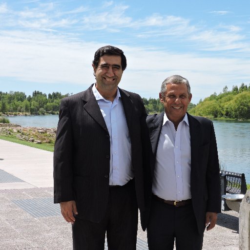 Concejal de la ciudad de Neuquén. Contador Público Nacional. Papá de Joan y Gonzalo. Abuelo de Tomás.