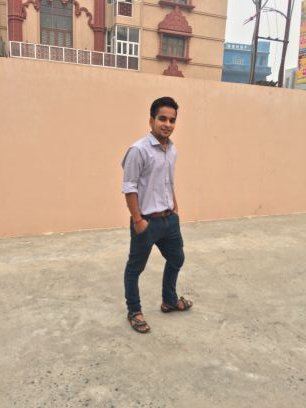 9528696657hs's profile picture. 